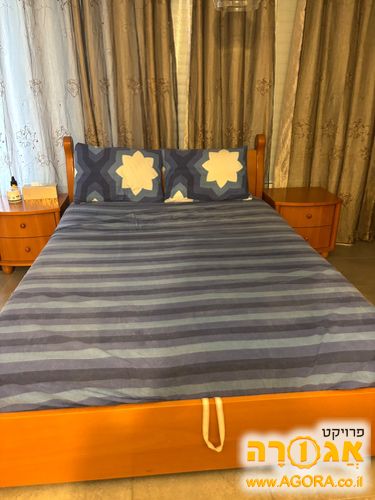 מיטה זוגית, ארגז מצעים, מזרן ו2 שידות