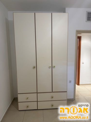 ארון בגדים
