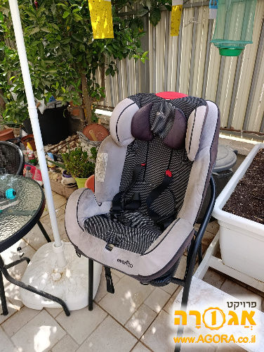 כיסא לילד לרכב