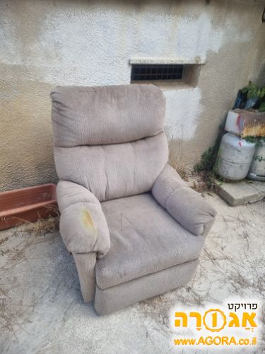 כורסת יחיד נוחה מאוד עם ריקליינר