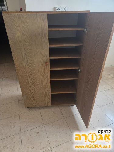 ארונית מדפים