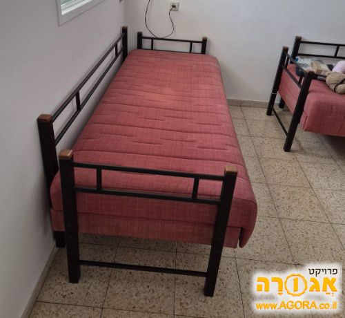 שני מיטות נוער