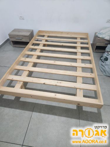 בסיס מיטה מעץ