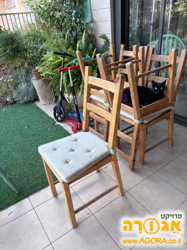 כיסאות