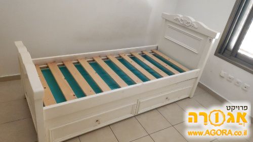 מיטת ילדים נפתחת