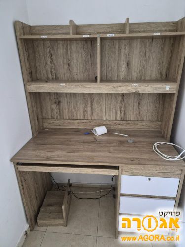 שולחן מחשב