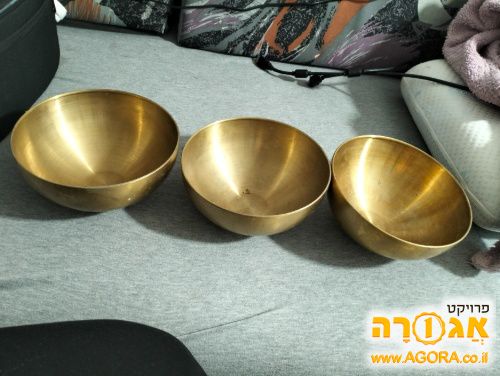 קערות מוזהבות