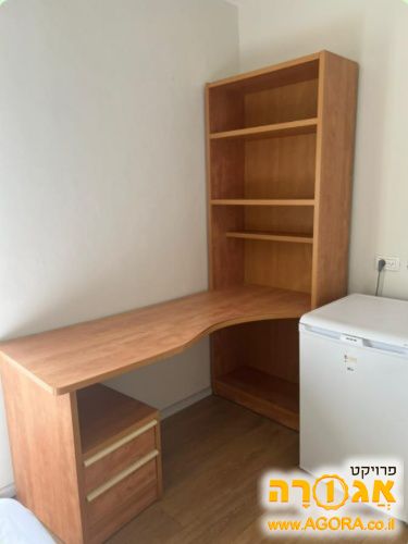 שולחן פינתי + ארון ומגירות כסט