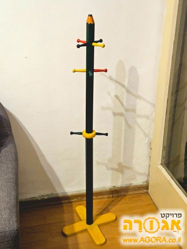 מתלה בגדים
