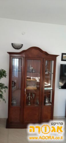 ויטרינה יפהפייה למסירה