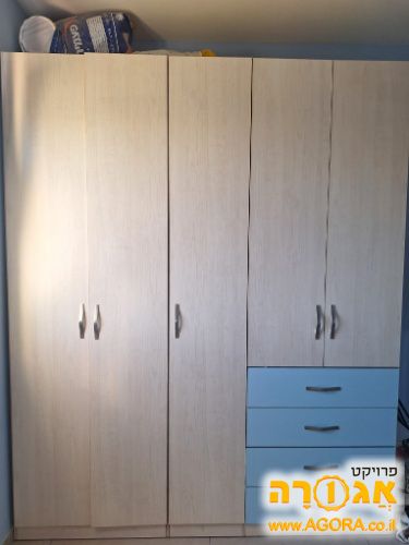 ארון בגדים