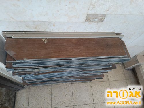 אריחים דמויי עץ
