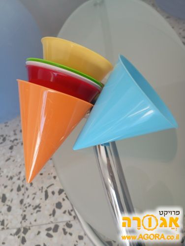 קונוסים/גביעים מפלסטיק