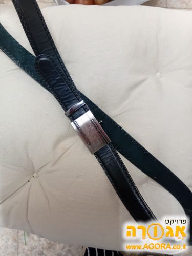 חגורת עור עם אבזם