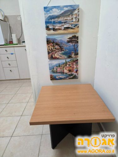 שולחן פינתי נמוך