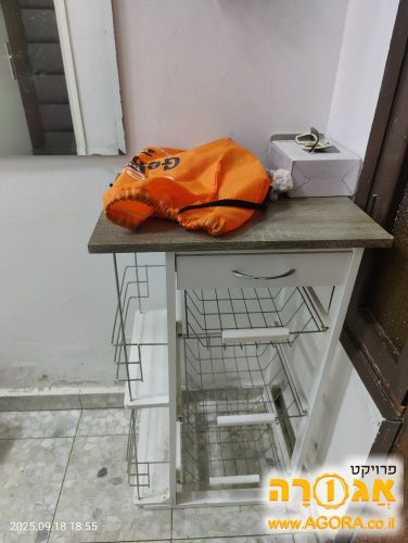 ארונית סלסלאות למטבח