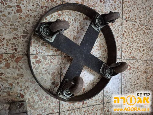 בסיס לעציצים גדולים מחיפה