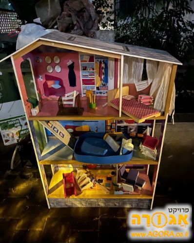 בית בובות ענק