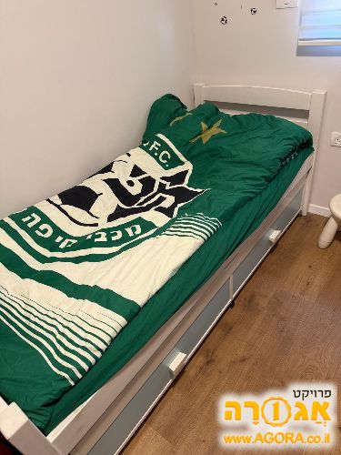 מיטת ילדים עצמלא עם מיטת חבר ללא מזרונים