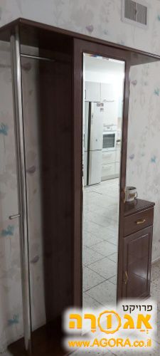 ארון כניסה עם מראה