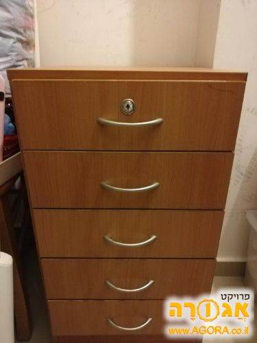 שידה לשולחן כתיבה