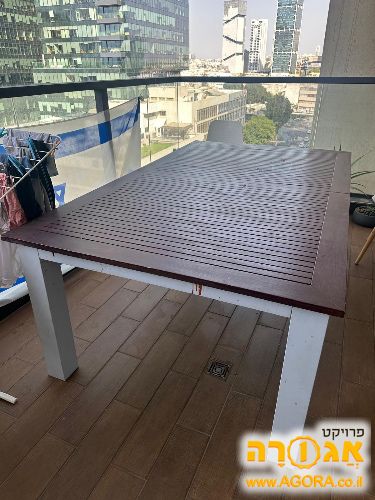 שולחן חצר
