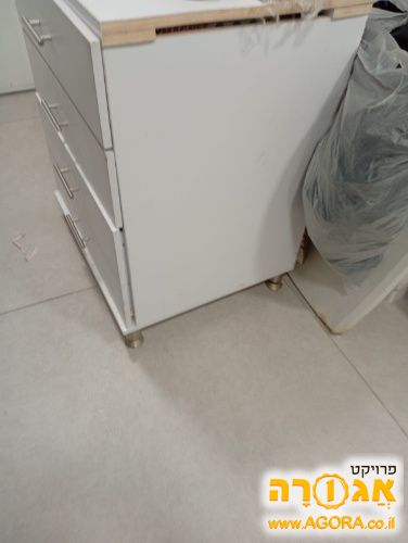 כוננית 4 מגירות