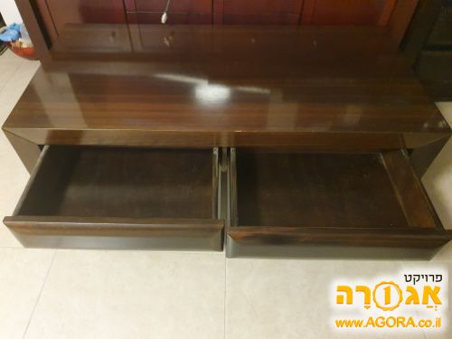 שולחן