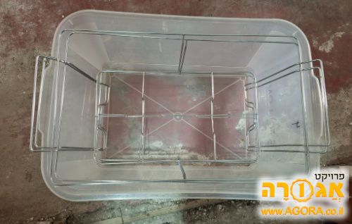 קופסת אחסון גדולה מפלסטיק, ו2 מעמדי מתכת