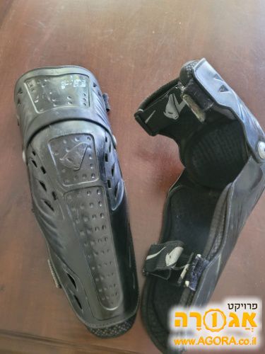 מגיני ברכיים לרכיבה על אופנוע