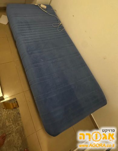 מיטת נוער מתכווננת
