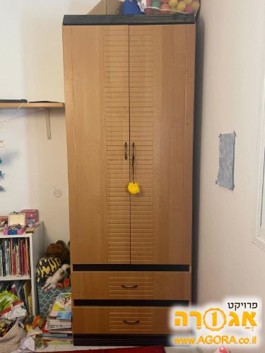 שני ארונות במצב מצויין