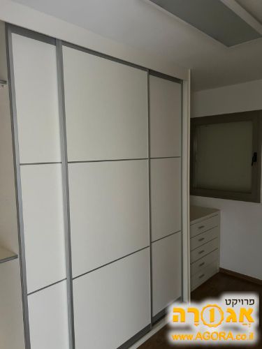 ארון קיר כפול