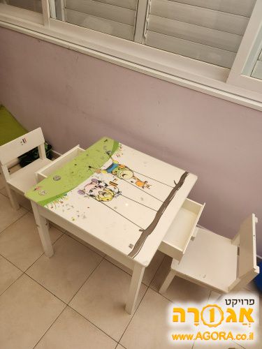 שולחן ילדים ו 2 כסאות