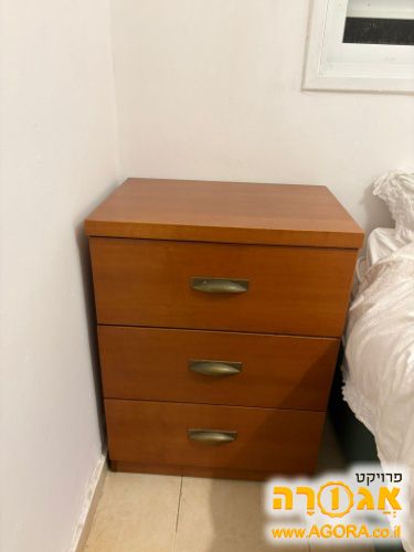 שידות עץ