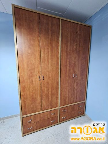 ארון בגדים