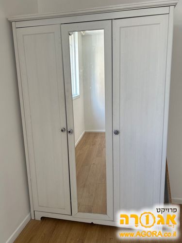 ארון איקאה