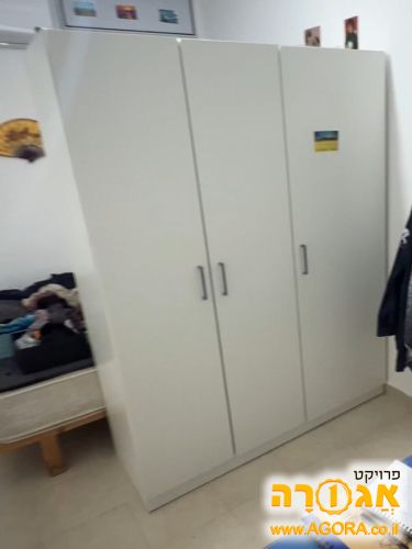 ארון לבן שלוש דלתות מפורק