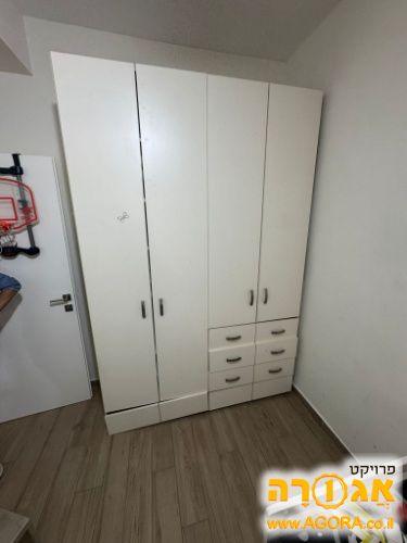 ארון בגדים