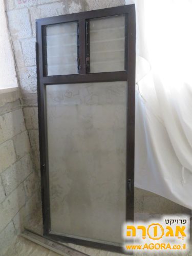 תריסים מזכוכית