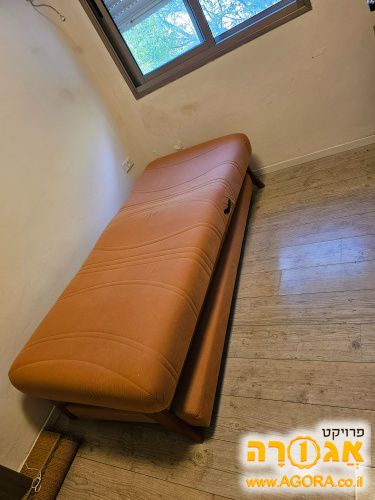 מיטה עם ארגז מצעים