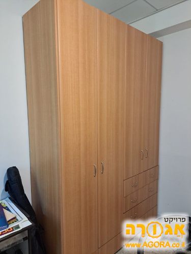 ארון בגדים