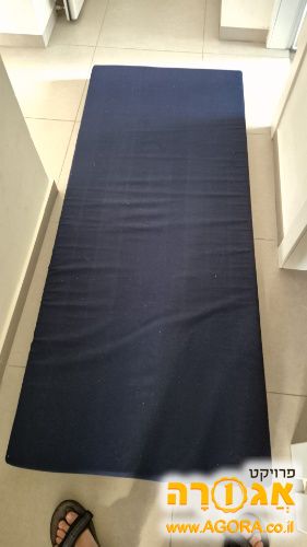 מזרון ספוג צהוב
