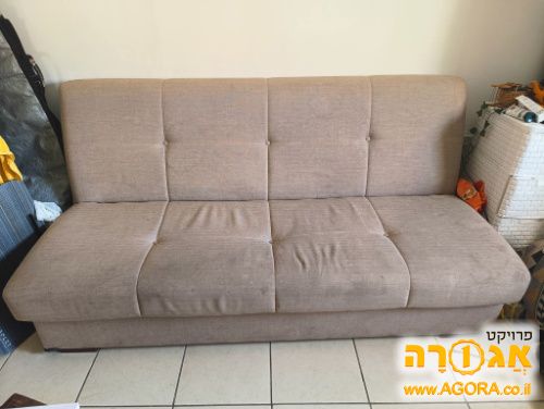 ספה תלת מושבית נפתחת למיטה זוגית