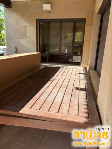 שולחן עץ לגינה+כסאות