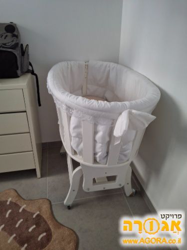 עריסה מתנדנדת ומזרן