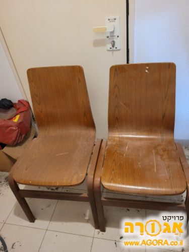 3 כסאות עץ