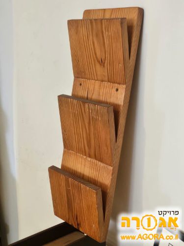 מתלה למעטפות/דברי דואר וכיו"ב מעץ אורן