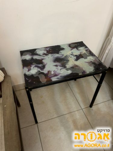 שולחן