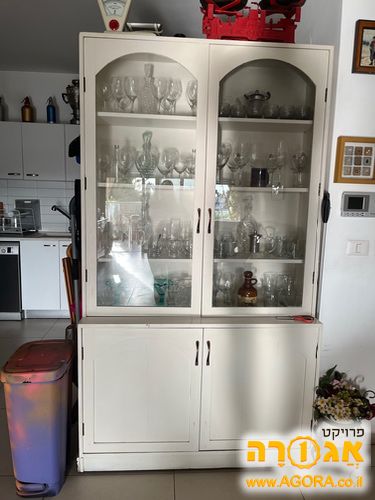 מזנון ויטרינה לבן